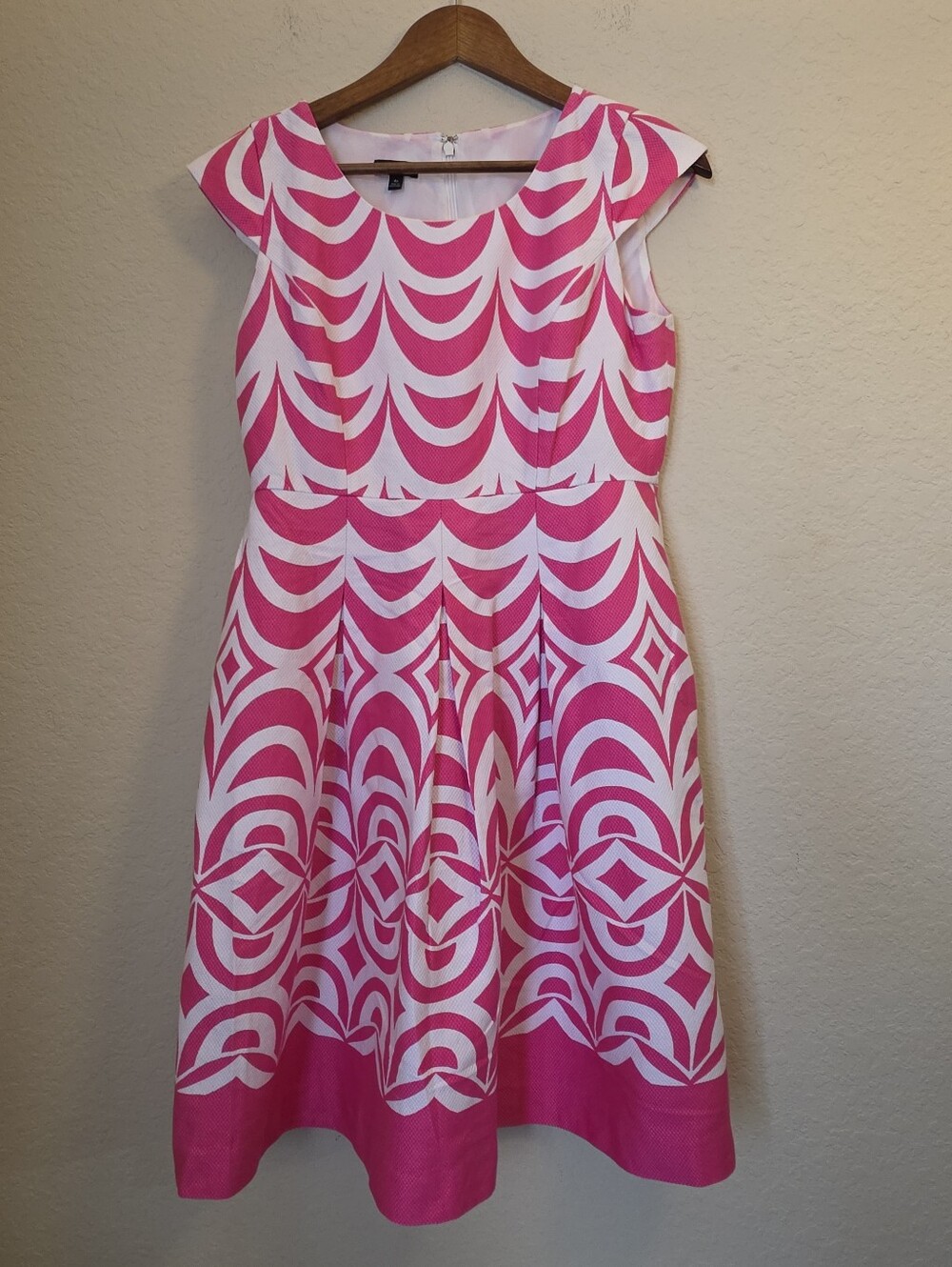 Talbots Fit Flare Midi Dress Womens 4P Pink White Geometric Cap Sleeve